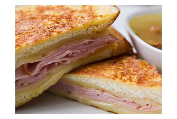 For a quick mid week meal, this Monte Cristo Sandwich recipe is a great way to use up all the leftover ham from the latest family or entertaining meal.