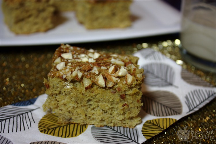 banana-almond-snack-cake-750