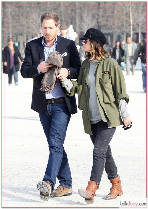 &quot;Never Been Kissed&quot; star Drew Barrymore and her fiance Will Kopelman take a romantic stroll through Jardin des Tuileries on March 14, 2012 in Paris, France.   Earlier the couple visited the Orangerie Museum before taking in the sites around Paris. Drew is rumored to be pregnant and is taking their vacation lightly, sticking to low-impact activities like yoga this morning, while Will went for a jog... RESTRICTIONS APPLY: USA ONLY