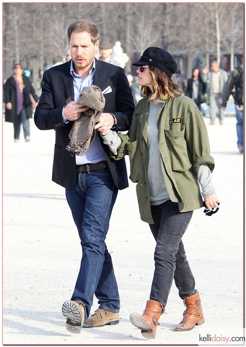 Drew Barrymore & Will Kopelman Take A Romantic Stroll In Paris "Never Been Kissed" star Drew Barrymore and her fiance Will Kopelman take a romantic stroll through Jardin des Tuileries on March 14, 2012 in Paris, France. Earlier the couple visited the Orangerie Museum before taking in the sites around Paris. Drew is rumored to be pregnant and is taking their vacation lightly, sticking to low-impact activities like yoga this morning, while Will went for a jog... RESTRICTIONS APPLY: USA ONLY