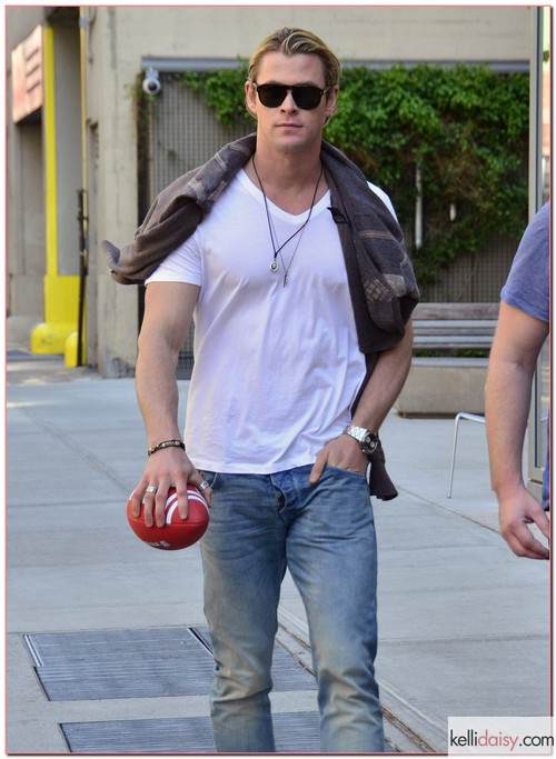 ? The Avengers? actor Chris Hemsworth returns to his hotel in New York City, New York on April 29, 2012 after playing football with his friends at a local park.