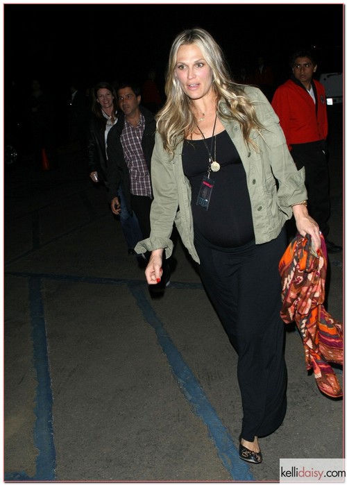 Celebrities Come Out For Coldplay Pregnant actress Molly Sims and former model Janice Dickinson attend the Coldplay concert at the Hollywood Bowl on May 1, 2012 in Hollywood, California.