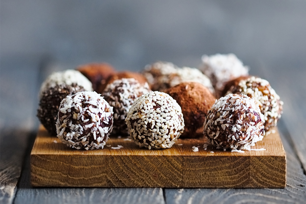 Cocoa and Date ‘Truffles’ - SavvyMom