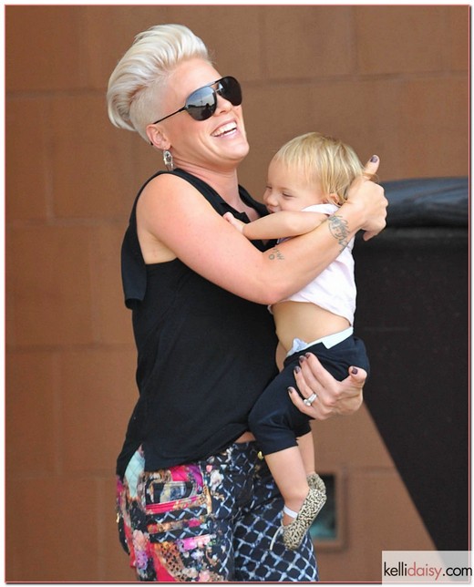 50889483 Singer Pink, her husband Carey Hart and their daughter Willow out for a stroll in New York City, New York on September 17, 2012. Singer Pink, her husband Carey Hart and their daughter Willow out for a stroll in New York City, New York on September 17, 2012. FameFlynet, Inc - Beverly Hills, CA, USA - +1 (818) 307-4813