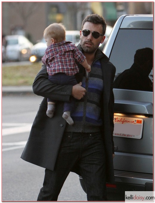 Ben Affleck & Jennifer Garner Dine In Brentwood 50934908 Actor Ben Affleck and his wife Jennifer Garner take their family to dinner at Toscana in Brentwood, California on November 3, 2012. FameFlynet, Inc - Beverly Hills, CA, USA - +1 (818) 307-4813