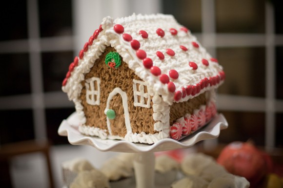 fancy-gingerbread-house-e1351612967598