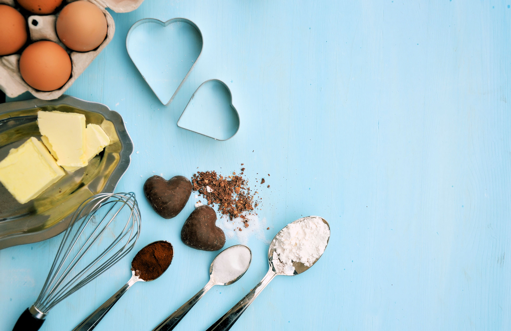 Valentine's Day Baking and Cooking This Valentine's Day, surprise your loved ones with a creative DIY treat. We bring you 29 simple V-Day recipes and crafts from the best of the mom blogs. From Bacon Roses and Petit Fours to lovely crafts and activities, they'll know who loves them when they see these masterpieces.