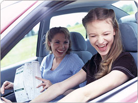 teenager-driving-mom_EN