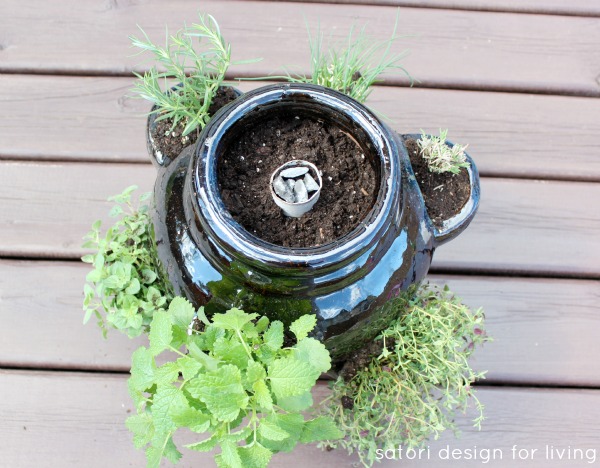 Strawberry-Pot-Herb-Garden_8