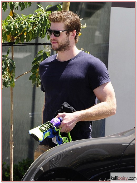 51114141 'Hunger Games' actor Liam Hemsworth leaving the gym after a workout in West Hollywood California on May 29, 2013. It is being reported that Liam and singer Miley Cyrus are calling quits after 4 years of being together! FameFlynet, Inc - Beverly Hills, CA, USA - +1 (818) 307-4813