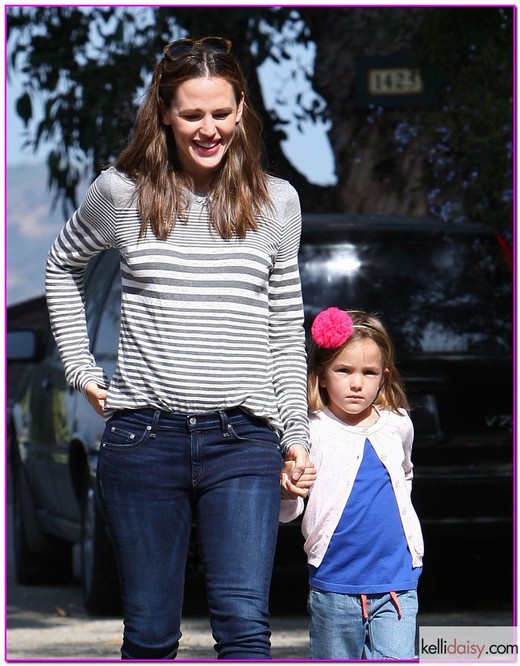 51178077 "13 Going on 30" star Jennifer Garner runs errands with her daughter Seraphina on August 12, 2013 in Santa Monica, California. FameFlynet, Inc - Beverly Hills, CA, USA - +1 (818) 307-4813