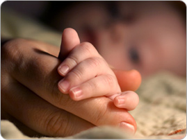 Baby_mother_hands_BRAND_PHO_EN