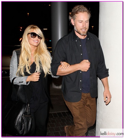 51232841 Singer Jessica Simpson and fiance Eric Johnson departing on a flight at LAX airport in Los Angeles, California on October 13, 2013. FameFlynet, Inc - Beverly Hills, CA, USA - +1 (818) 307-4813