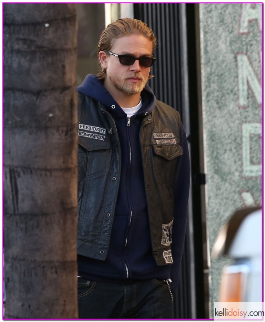 51233571 Actors Charlie Hunnam and Katey Sagal filming scenes on the set of 'Sons Of Anarchy' in Los Angeles, Calfornia on October 14, 2013. FameFlynet, Inc - Beverly Hills, CA, USA - +1 (818) 307-4813