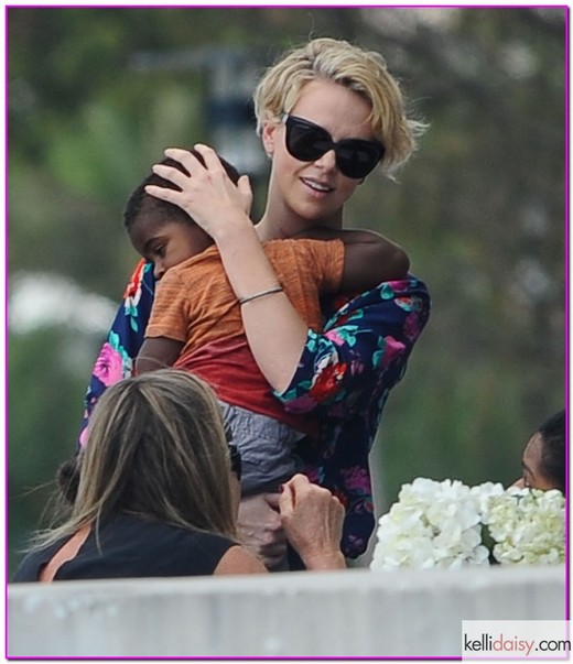 51271932 Actress Charlize Theron and son Jackson out for lunch with friends at  the Catalina Restaurant in Sydney, Australia on November 24, 2013. FameFlynet, Inc - Beverly Hills, CA, USA - +1 (818) 307-4813 RESTRICTIONS APPLY: USA ONLY