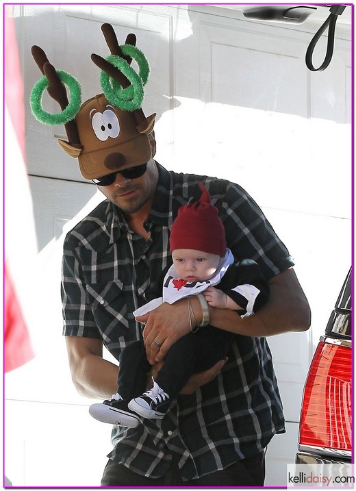 51292261 Couple Fergie and Josh Duhamel take their son Axl to her parents house for Christmas in Hacienda Heights, California on December 25, 2013. FameFlynet, Inc - Beverly Hills, CA, USA - +1 (818) 307-4813