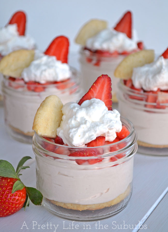 Stawberry-Sugar-Cookie-Parfaits-A-Pretty-Life