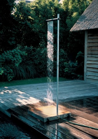 Modern-outdoor-shower Modern-outdoor-shower