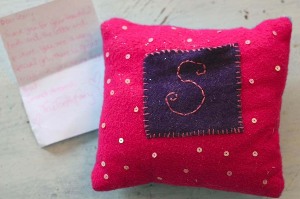 Storys-tooth-fairy-pillow-1024x682