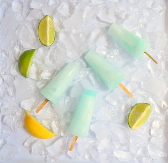 Turquoise-popsicles-made-with-Fresca-Original-Citrus-soda-and-Wilton-Sky-Blue-Icing-Food-Colouring-northstory.ca_