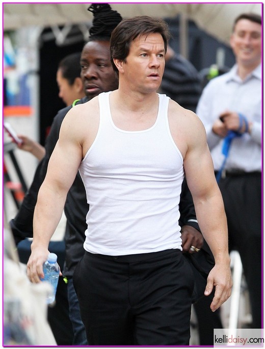 51525247 Actor Mark Wahlberg shows off his muscular arms while filming scenes at a church for 'Ted 2' on September 8, 2014 in Boston, Massachusetts. Also on set were actors Amanda Seyfried, Patrick Warburton, and Sam Jones, who played the original 'Flash Gordon.' FameFlynet, Inc - Beverly Hills, CA, USA - +1 (818) 307-4813