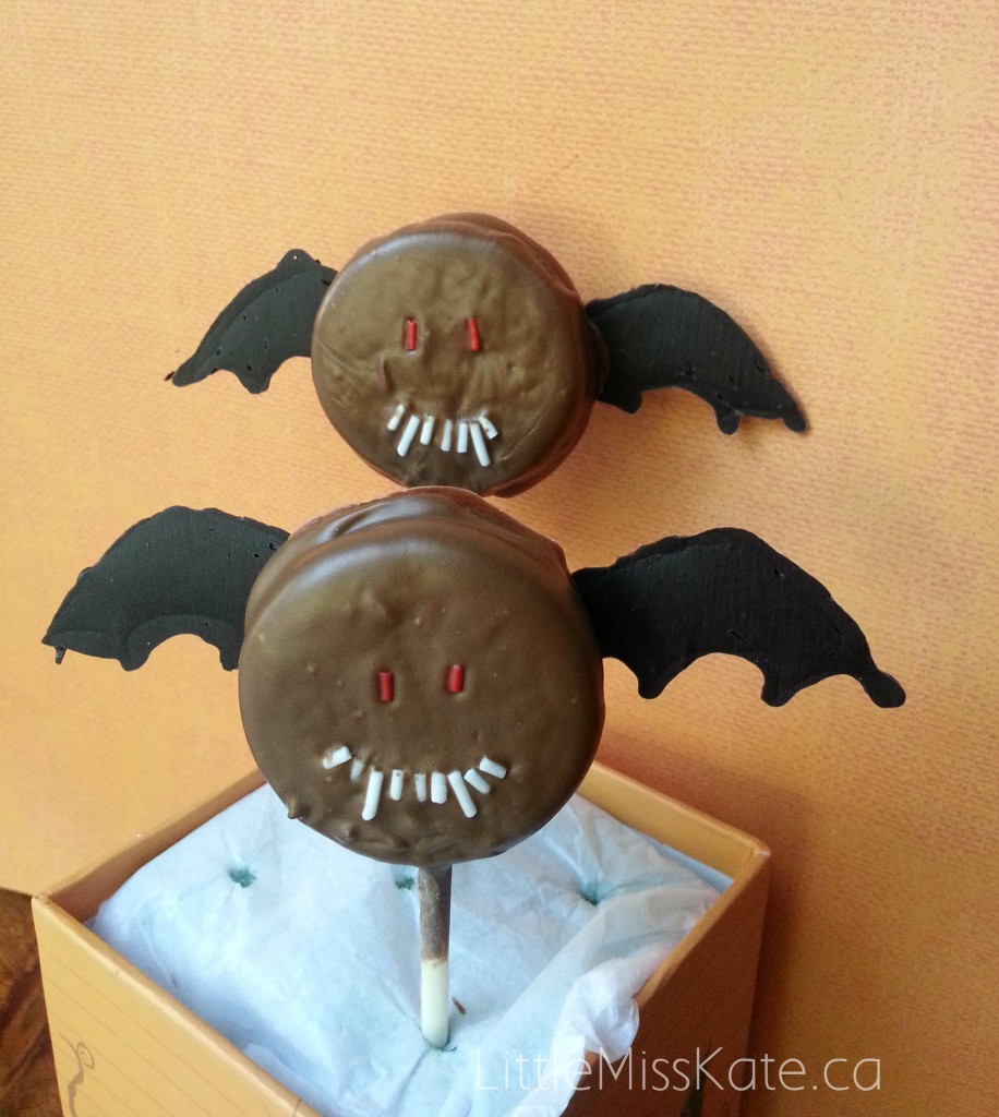 halloween-treats-bat-oreo-pops-6 halloween-treats-bat-oreo-pops-6
