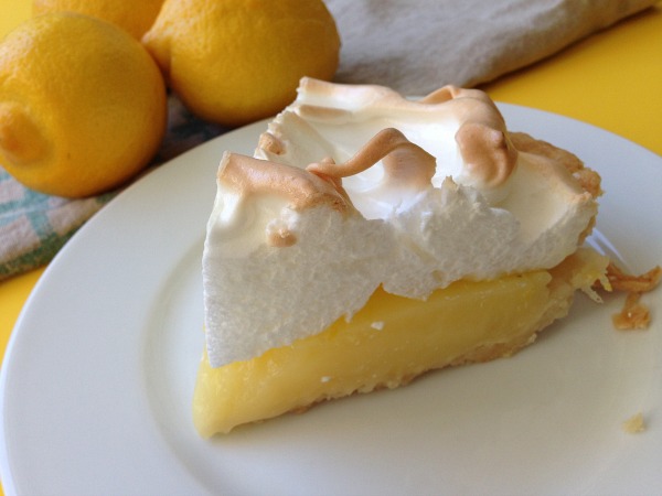 lemon-meringue-pie-slice lemon-meringue-pie-slice