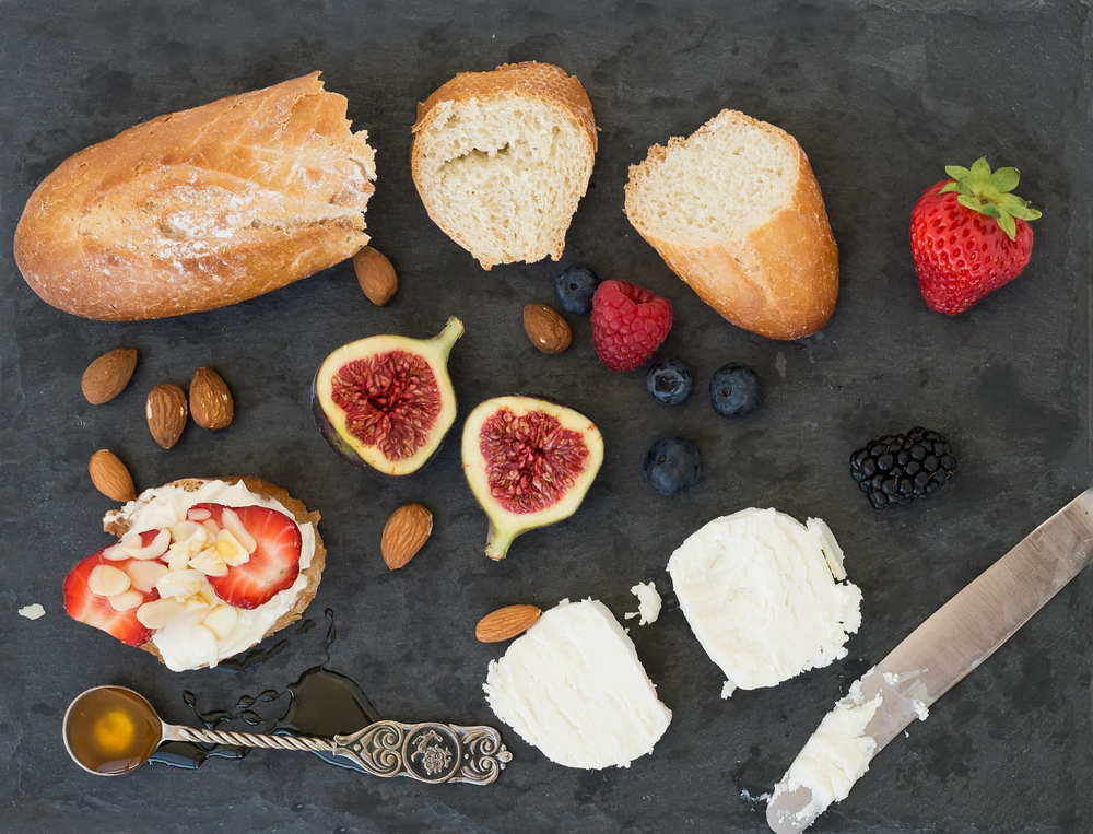 Cheese Board with Baguette, Cheese, Figs and Fruit, How to Make the Best Cheese Board