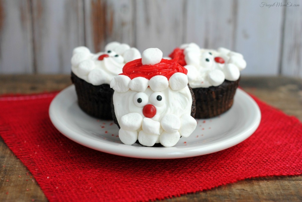 SantaFaceCupcakes6-1024x685