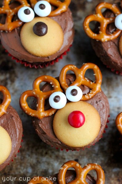 how-to-make-reindeer-cupcake-399x600 how-to-make-reindeer-cupcake-399x600