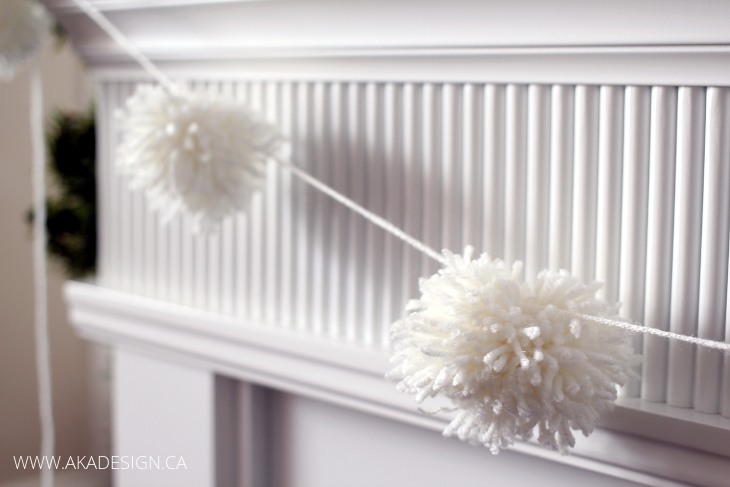 hang-pom-pom-garland