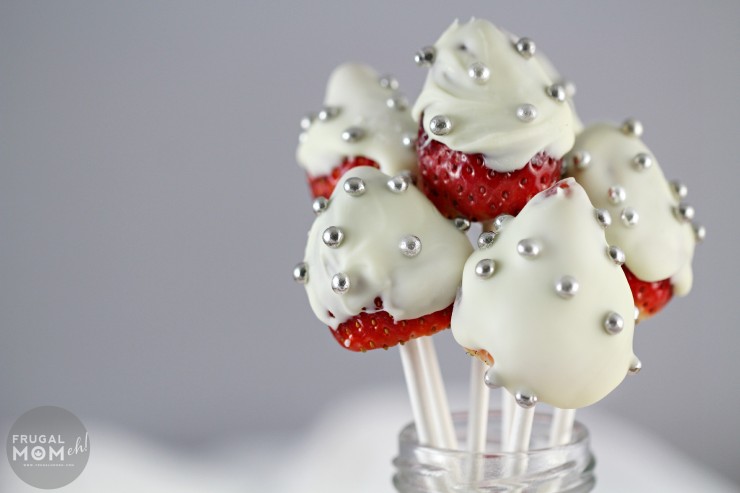 White-Chocolate-Covered-Strawberry-Pops-Close-Up