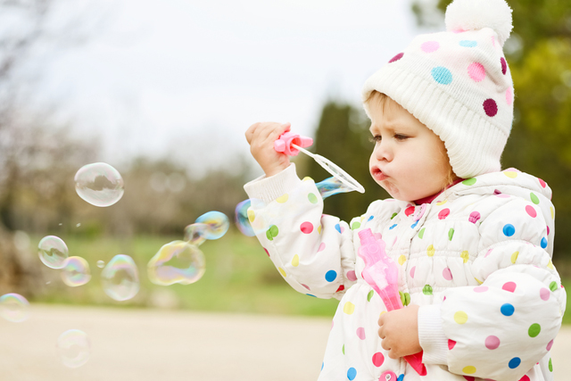 girl_blowing_bubbles