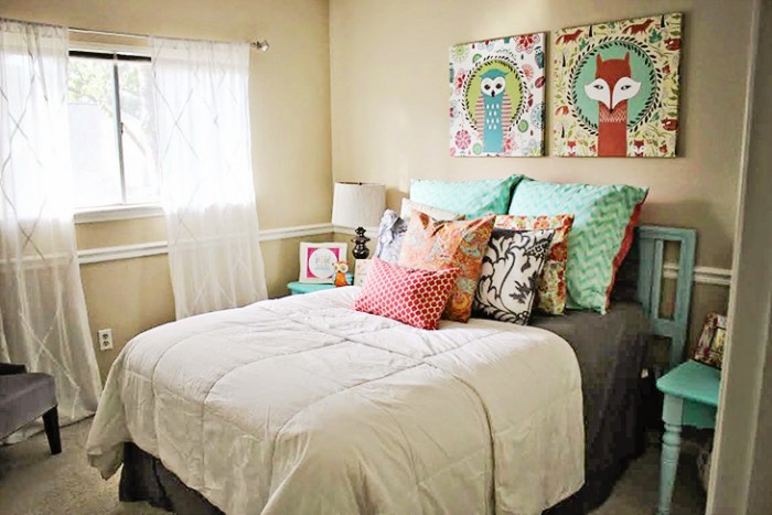 Home-On-Hidden-Oaks-Guest-Bedroom-700x467 Home-On-Hidden-Oaks-Guest-Bedroom-700x467