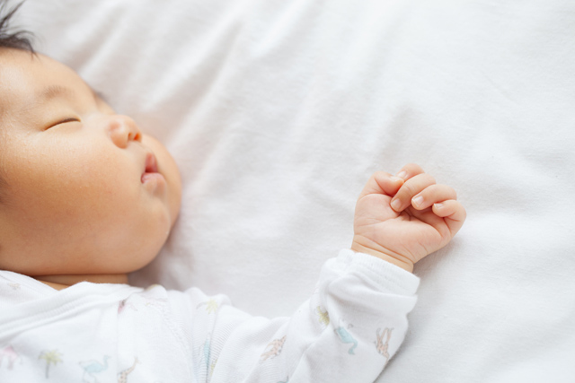 newborn_baby_sleeping newborn_baby_sleeping