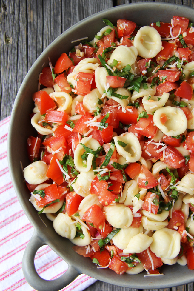 Bruschetta-Pasta-Salad-A-Pretty-Life