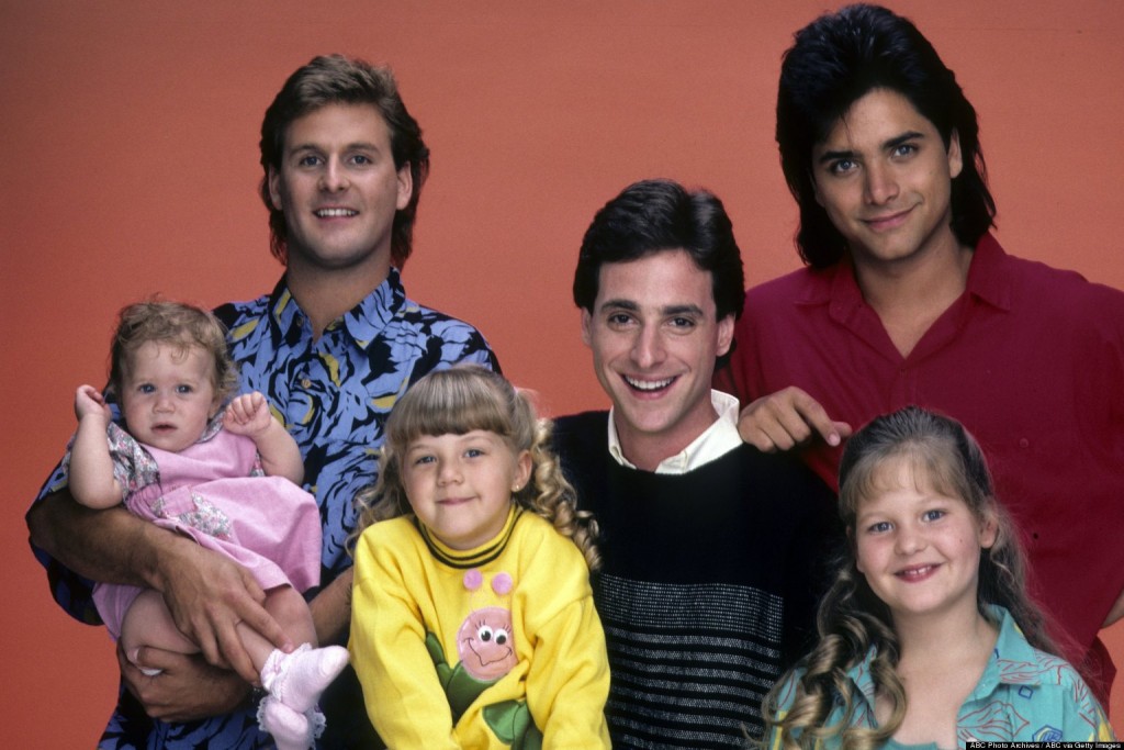 FULL HOUSE - Cast Gallery - June 26, 1987. (Photo by ABC Photo Archives/ABC via Getty Images)MARY-KATE/ASHLEY OLSEN;DAVE COULIER;JODIE SWEETIN;BOB SAGET;JOHN STAMOS;CANDACE CAMERON
