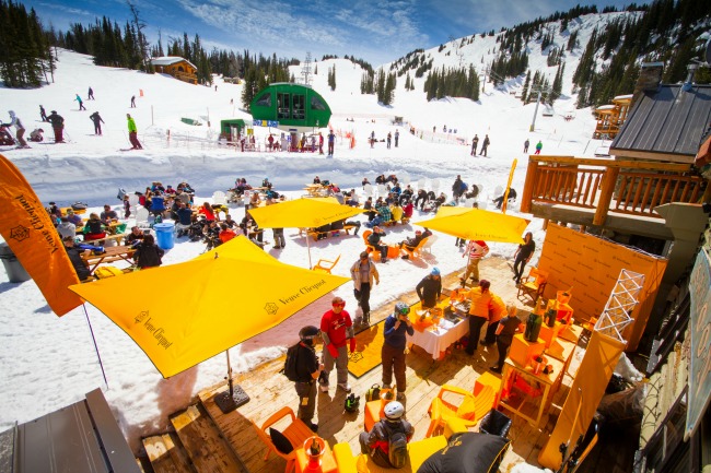 Veuve-Clicquot_Sunshine-Village-Ski-Resort-3