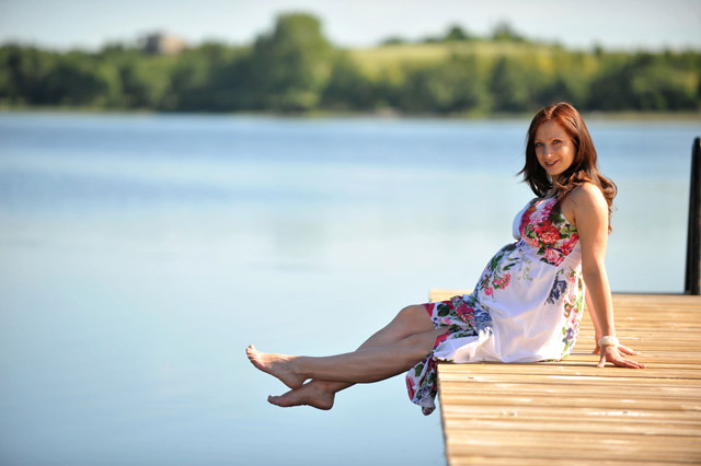 pregnant_woman_on_jetty