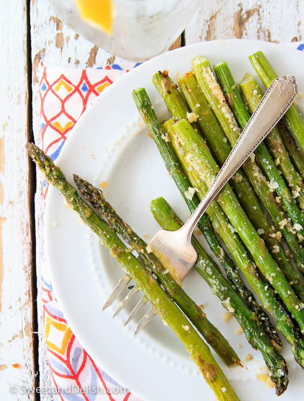 Easy-Cheesy-Garlic-Asparagus_-Sweet-and-Delish