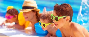 Happy-family-in-the-pool-havi-505-300x126 Happy-family-in-the-pool-havi-505-300x126
