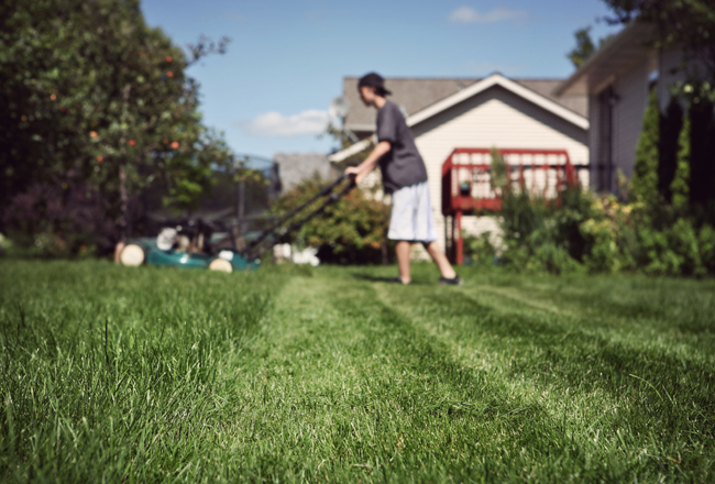 teen-mowing-lawn