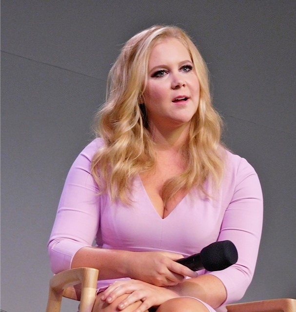 Amy-Schumer-at-the-Apple-Store Amy-Schumer-at-the-Apple-Store