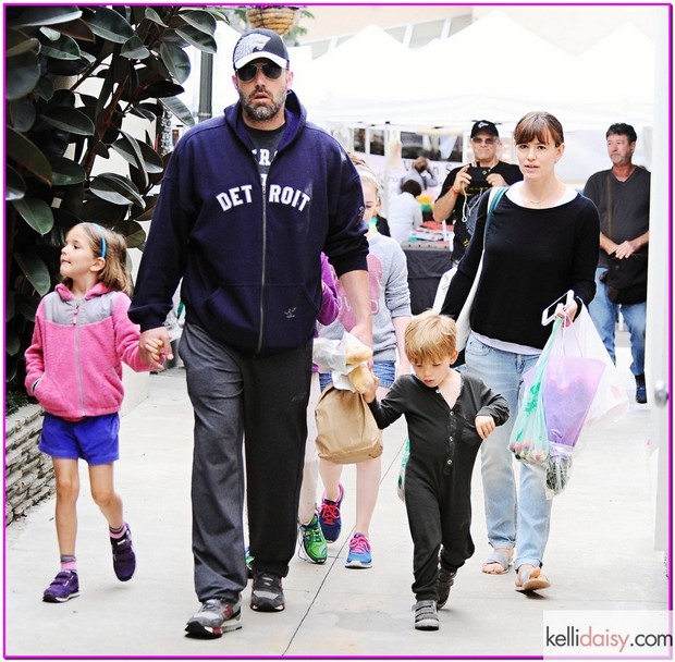 51772707 Troubled couple Ben Affleck and Jennifer Garner are spotted at the farmer's market in Pacific Palisades, California with their children Violet, Seraphina &amp; Samuel on June 14, 2015. Even though Ben and Jennifer have been making public appearances together, rumors continue to grow that a divorce is on the horizon. FameFlynet, Inc - Beverly Hills, CA, USA - +1 (818) 307-4813