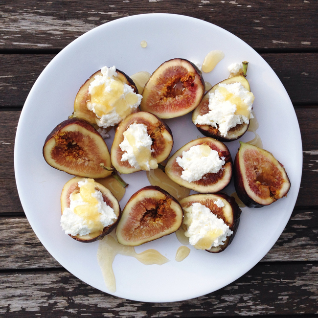 Figs-with-Ricotta-Cheese-Drizzled-in-Honey Figs-with-Ricotta-Cheese-Drizzled-in-Honey