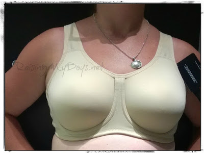 Fabulous Fit & Function with Wacoal Bras from HBC - SavvyMom