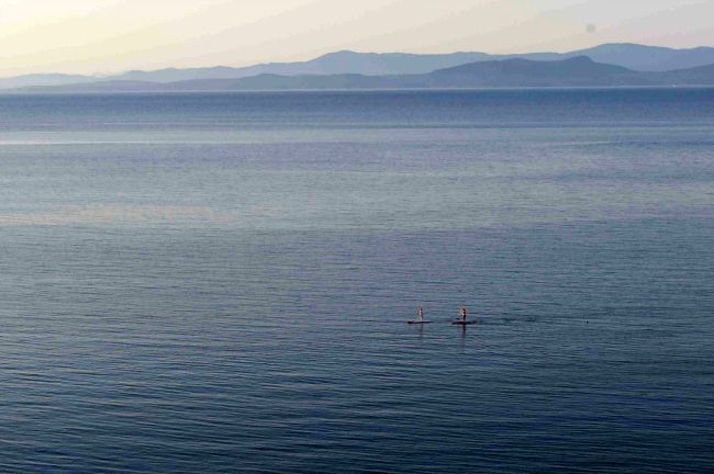 2-Paddleboarders 2-Paddleboarders