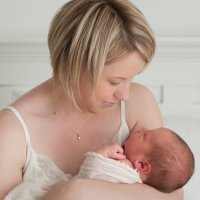 blonde-mom-with-newborn-1x blonde-mom-with-newborn-1x