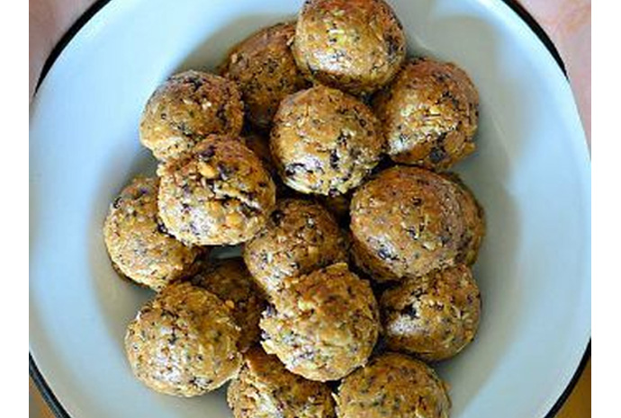 Oatmeal Power Balls Recipe - SavvyMom