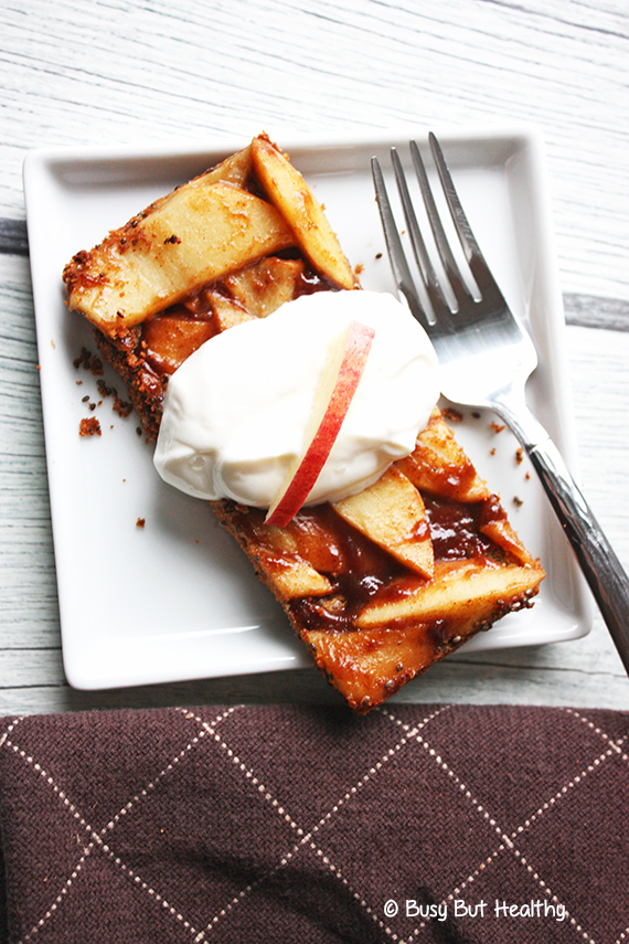 Warm-Apple-Pie-Bars-with-Greek-Yogurt-Topping_4